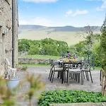 4 Bed In Burtersett Oc-h32270 Hawes